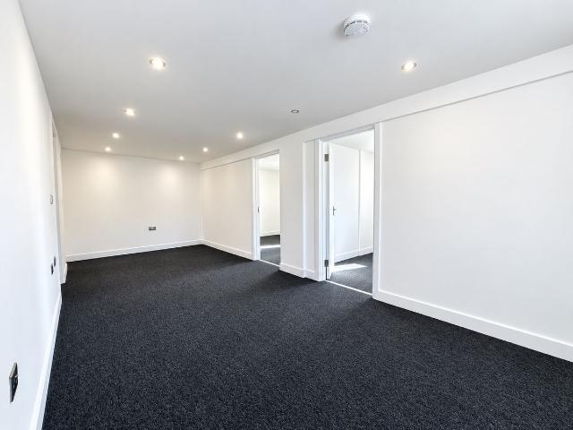Crofton Road, Farnborough, Orpington BR6, 2 bed flat to rent, £1,700 pcm | PrimeLocation
