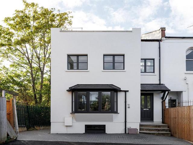 Crofton Road, London 4 bed end of terrace house to rent £4,750 pcm £1,096 pw