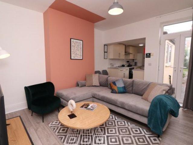 Crofton Street, Manchester M14, 7 bed shared accommodation to rent, £711 pppm | PrimeLocation