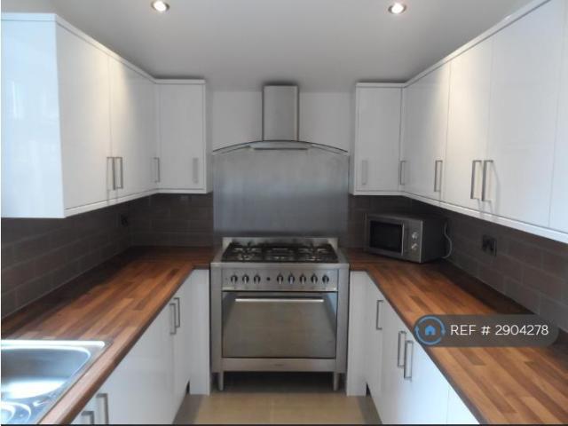 Crofton Street, Rusholme, Manchester. 5 bed terraced house to rent £3,022 pcm £697 pw