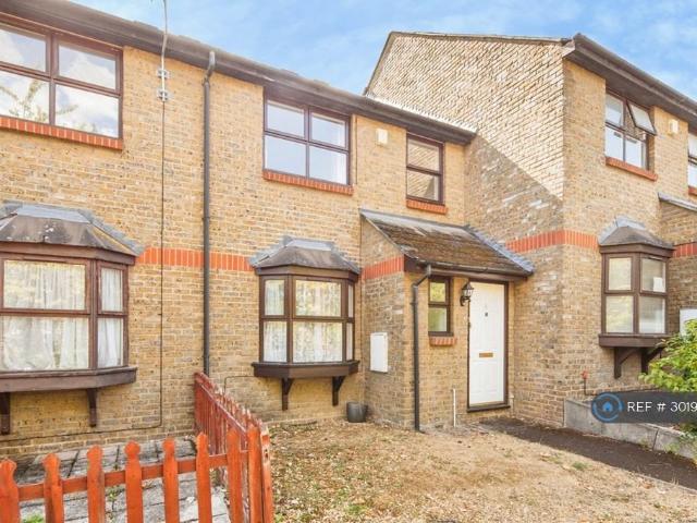 Croftongate Way, London, SE4 3 bed terraced house to rent £2,600 pcm £600 pw