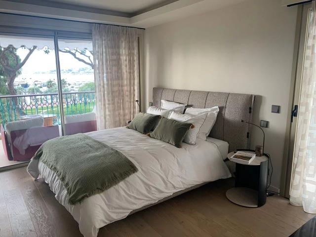 Croisette 4 pièces vue mer 103m² Cannes