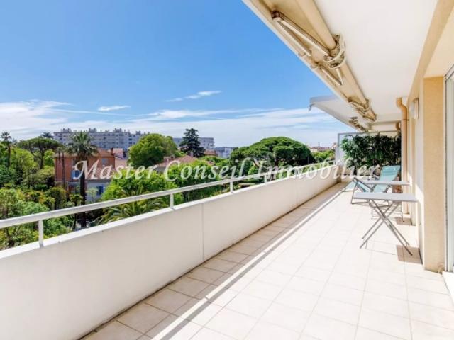 CROISETTE et rue d'ANTIBES à Pied DERNIER ETAGE 4P 140M² + 43M² Ter