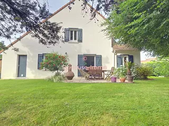 Croissy Beaubourg 77183 Achat / Vente maison 7 pièces t7 terrasse parking