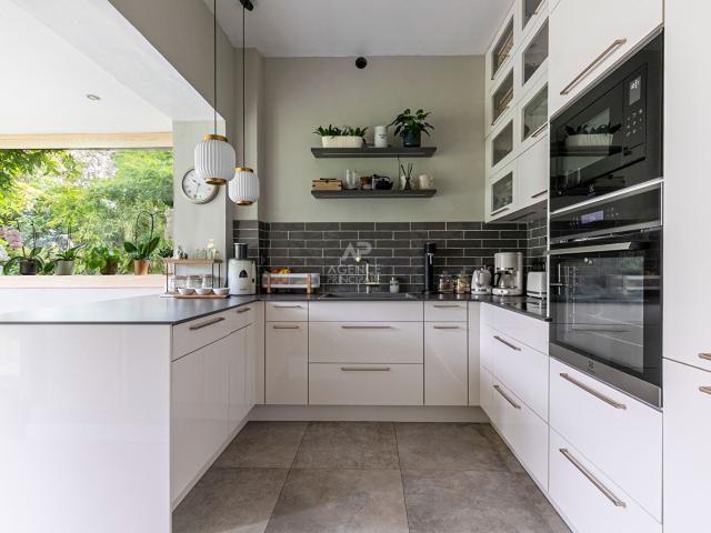 Croissy sur Seine Maison 8 pièce s location meublée