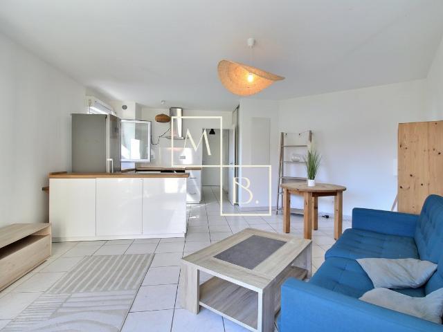 Croix d'Argent, T3 vendu meublé de 55 m2 habitable avec balcon, garage et cave