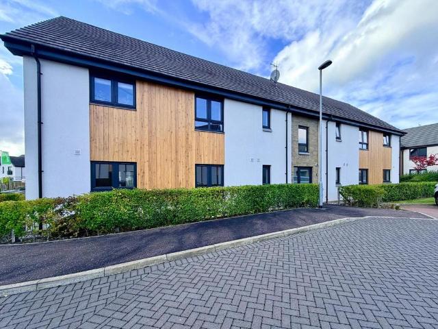 Croll Gardens, Perth 2 bed house to rent £975 pcm £225 pw