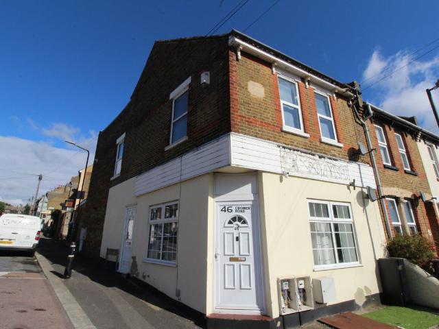 Cromer Road, Rochester ME2, 1 bed maisonette to rent, £1,150 pcm | PrimeLocation