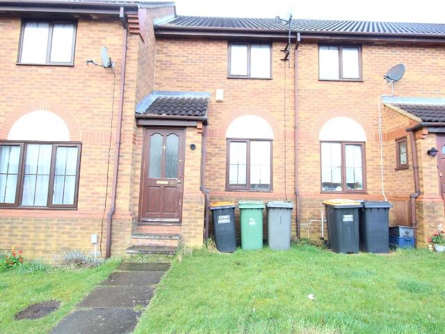 Cromer Way, Luton, Bedfordshire LU2, 2 bed terraced house to rent, £1,350 pcm | PrimeLocation