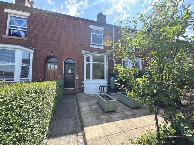 Cromwell Terrace, Leek 2 bed terraced house to rent £800 pcm £185 pw