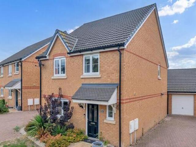 Cromwell Way, Royston, 4 Bedroom Detached