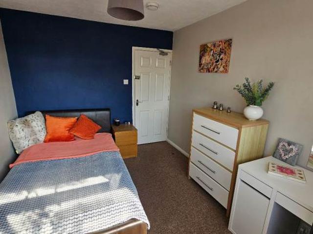Cromwell Avenue, Aylesbury HP19 1 bed in a house share to rent £725 pcm £167 pw