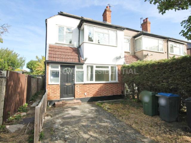 Cromwell Avenue, New Malden KT3, 3 bed end terrace house to rent, £2,350 pcm | PrimeLocation