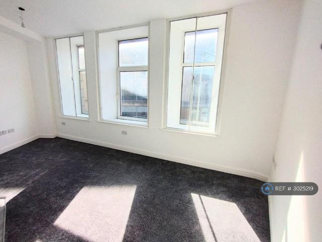 Cromwell Building, Lancaster, LA1 2 bed flat to rent £850 pcm £196 pw