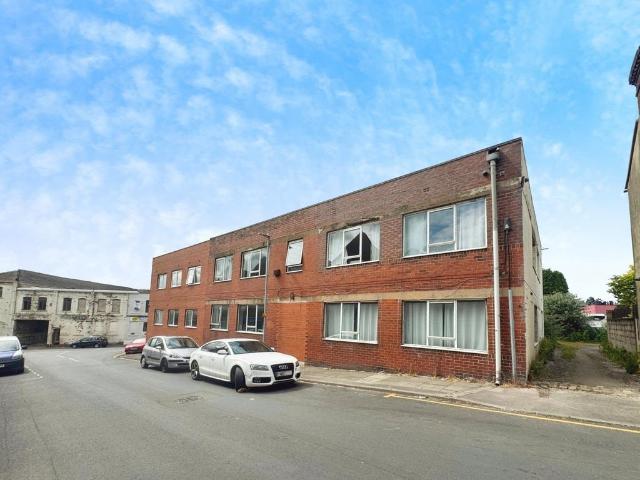 Cromwell Court, Stoke On Trent ST1 1 bed apartment to rent £300 pcm £69 pw