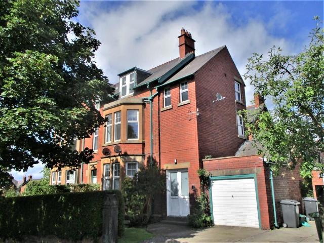 Cromwell Crescent, Carlisle 2 bed detached house to rent £795 pcm £183 pw