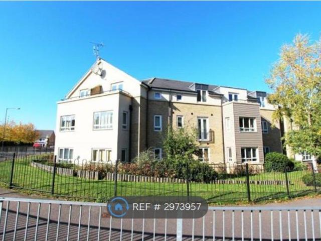 Cromwell Drive, Huntingdon PE29, 2 bed flat to rent, £900 pcm | PrimeLocation