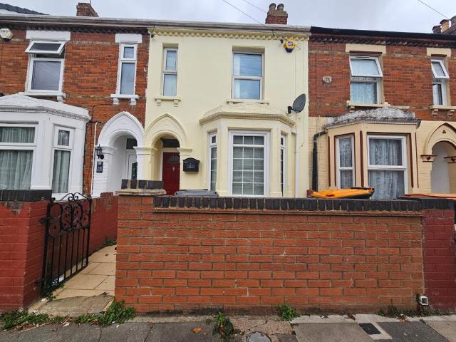 Cromwell Road, Bedford MK40 3 bed terraced house to rent £1,450 pcm £335 pw