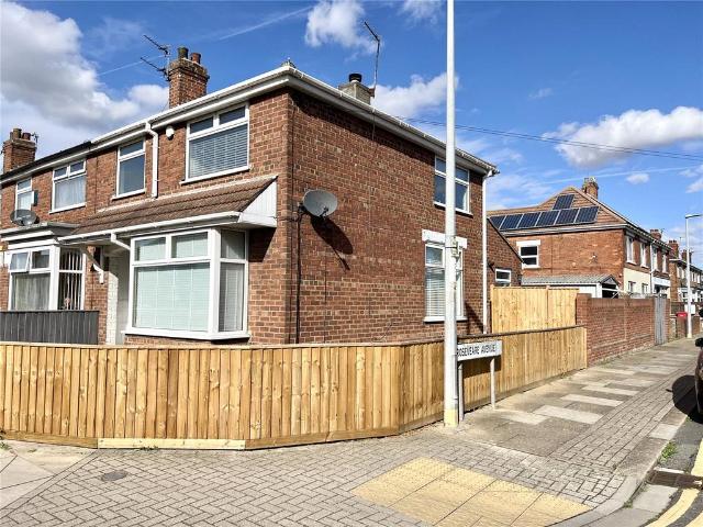 Cromwell Road, Grimsby, Noth E. 3 bed end of terrace house to rent £800 pcm £185 pw