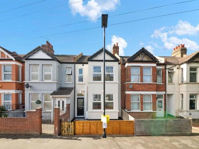 Cromwell Road, Hounslow TW3, 4 bed terraced house to rent, £3,000 pcm | PrimeLocation