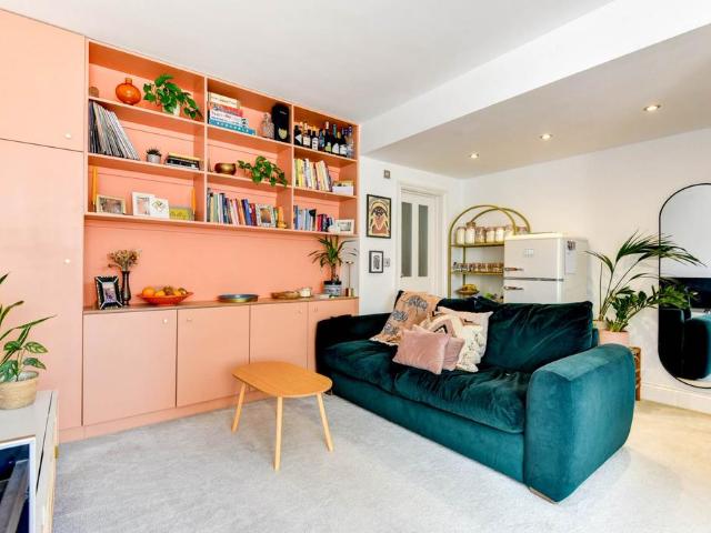 Cromwell Road, Hove 1 bed flat to rent £4,095 pcm £945 pw