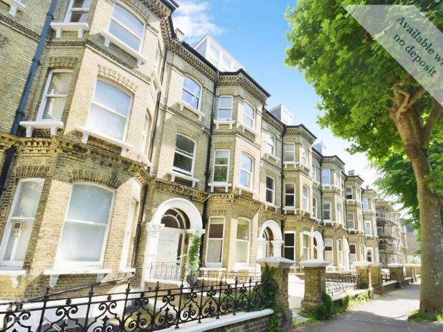 Cromwell Road, Hove, BN3 2 bed apartment to rent £1,650 pcm £381 pw