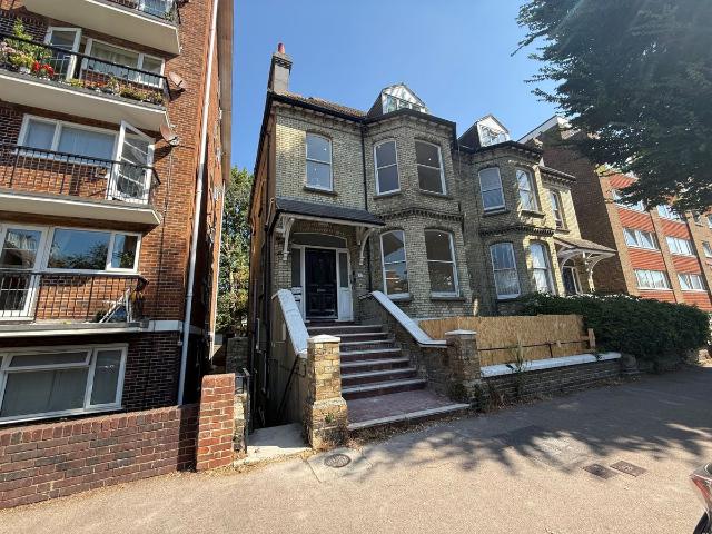 Cromwell Road, Hove BN3, 2 bed flat to rent, £2,000 pcm | PrimeLocation