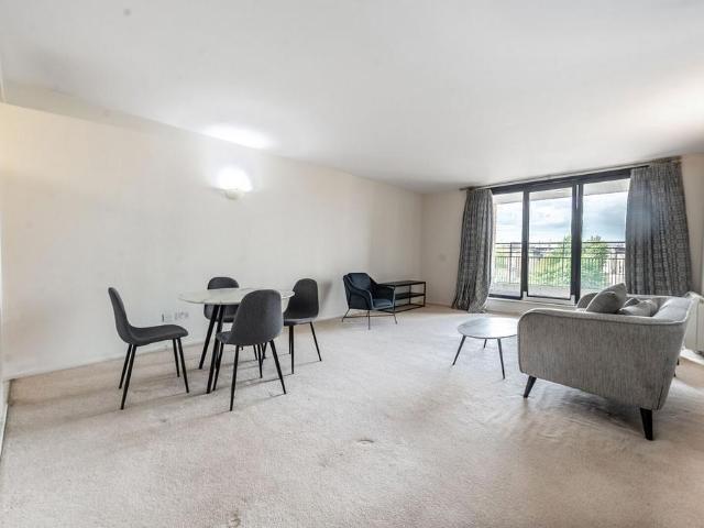 Cromwell Road, Kensington, London, SW7 2 bed flat to rent £6,500 pcm £1,500 pw