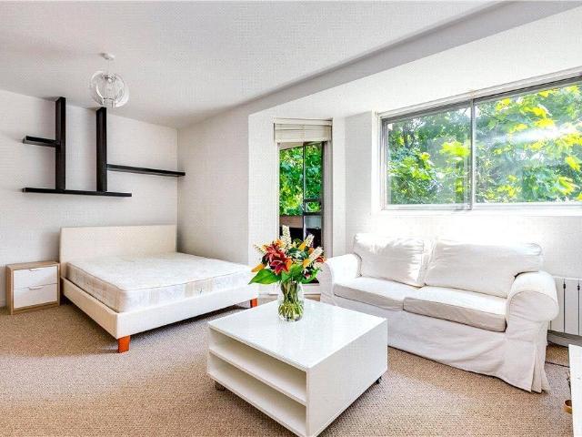 Cromwell Road, Kensington, London, SW5 Studio to rent £2,000 pcm £462 pw