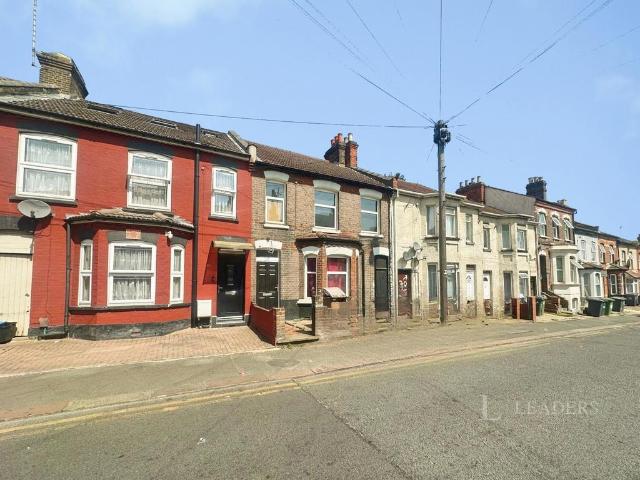 Cromwell Road, Luton, Bedfordshire, LU3 1 bed in a house share to rent £650 pcm £150 pw