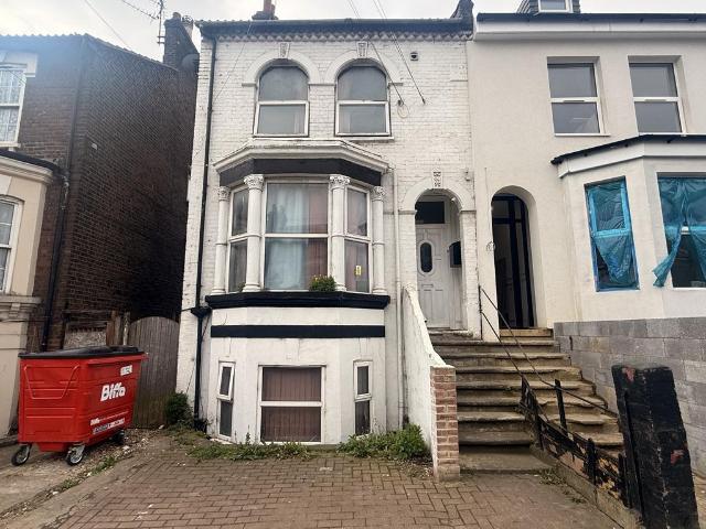 Cromwell Road, Luton LU3 1 bed in a flat share to rent £500 pcm £115 pw