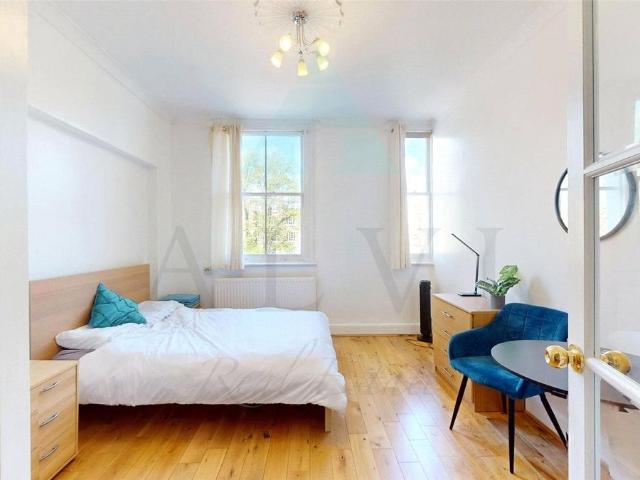 Cromwell Road, London SW5, 3 bed flat to rent, £4,600 pcm | PrimeLocation