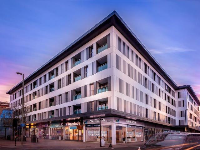 Cromwell Road, Redhill RH1, 1 bed flat to rent, £1,350 pcm | PrimeLocation