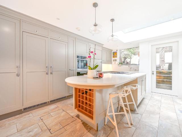 Cromwell Road, South Kensington, London SW5, 2 bed maisonette to rent, £8,000 pcm | PrimeLocation