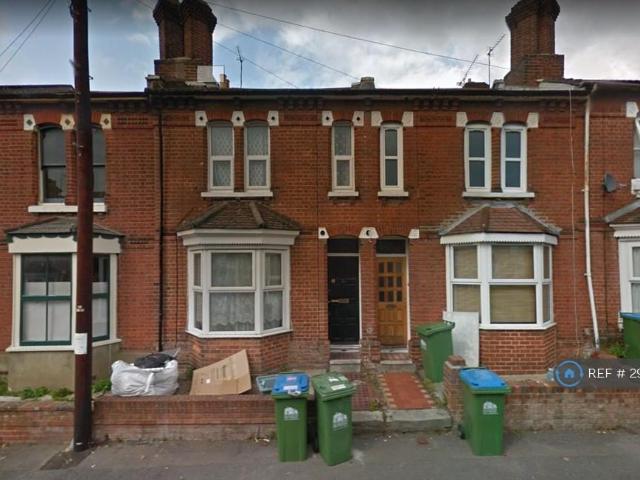 Cromwell Road, Southampton, SO15 4 bed terraced house to rent £2,195 pcm £507 pw