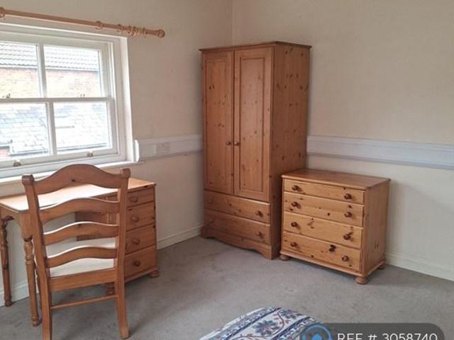 Cromwell Street, Gloucester, GL1 1 bed in a house share to rent £500 pcm £115 pw