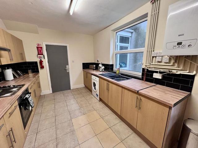 Cromwell Street, Swansea SA1, 5 bed shared accommodation to rent, £1,900 pcm | PrimeLocation