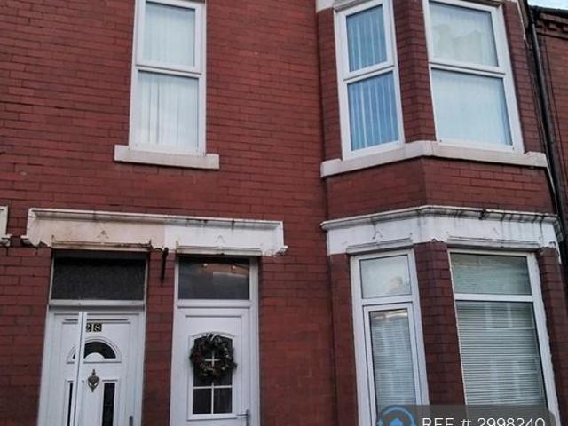 Crondall Street, South Shields, NE33 2 bed flat to rent £550 pcm £127 pw