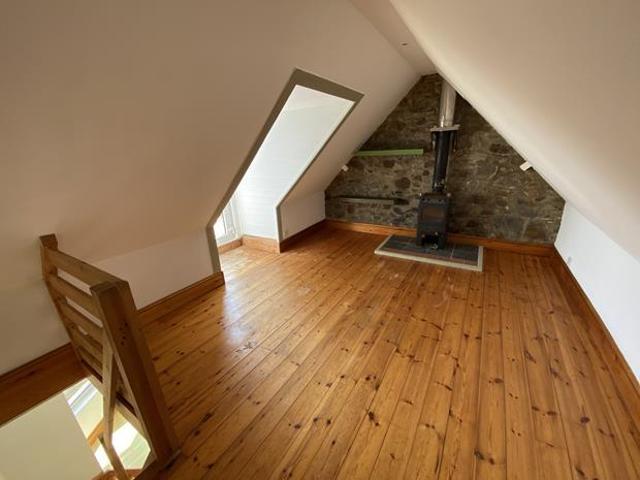 Crooklets, Bude EX23 2 bed maisonette to rent £950 pcm £219 pw