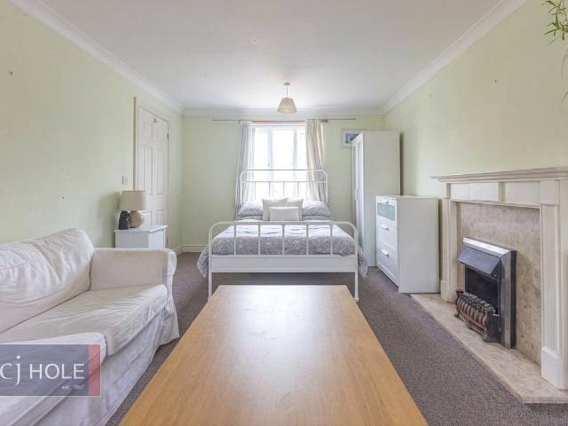 Cropthorne Road South, Horfield, Bristol BS7, 4 bed semi detached house to rent, £2,600 pcm | PrimeLocation