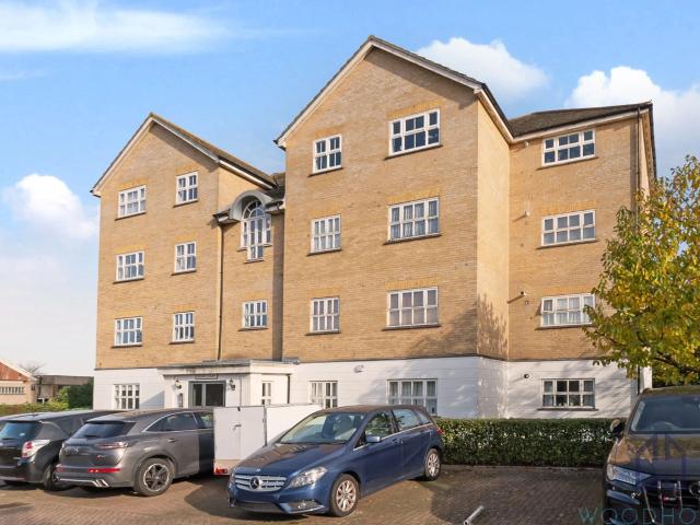 crosby court, london, n11 two bedroom flat to rent £456pw / £1,975pcm