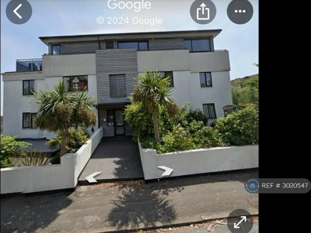 Crosby Road, Bournemouth, BH4 2 bed flat to rent £1,250 pcm £288 pw