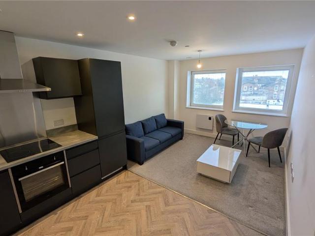 Crosby Road North, Waterloo L22 1 bed apartment to rent £825 pcm £190 pw