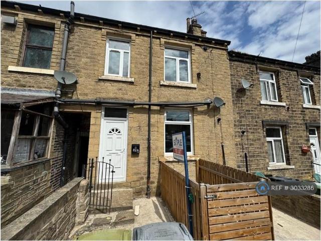 Crosland Road, Huddersfield, HD1 2 bed terraced house to rent £650 pcm £150 pw