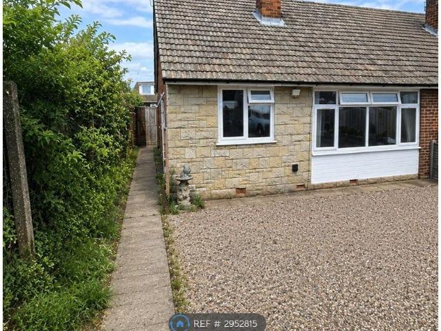 Cross Walk, Oldbury B69, 2 bed bungalow to rent, £995 pcm | PrimeLocation