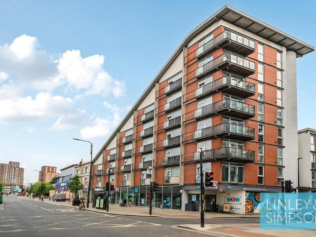 Cross York Street, Leeds, West. 1 bed flat to rent £850 pcm £196 pw