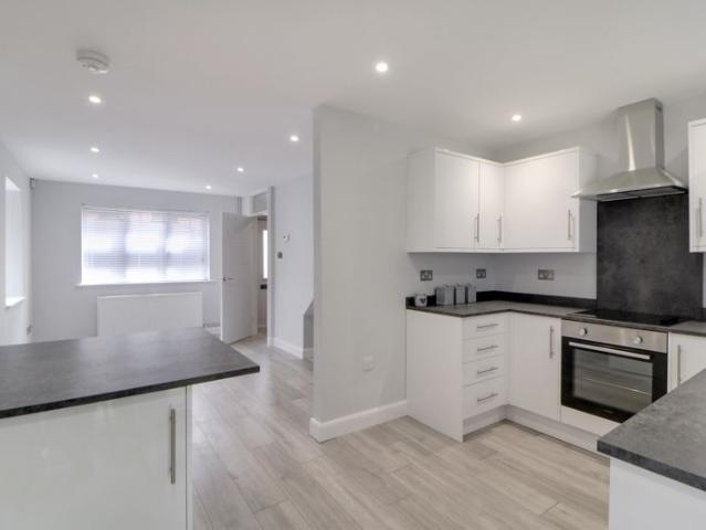 Cross Gates Close, Bracknell RG12, 2 bed end terrace house to rent, £1,650 pcm | PrimeLocation