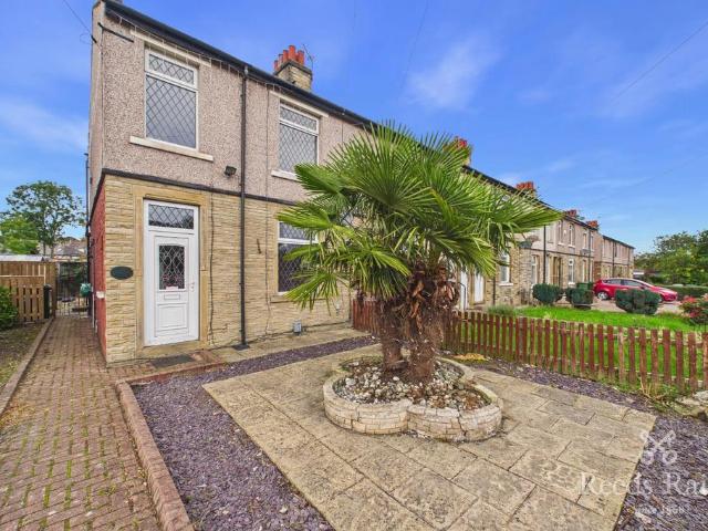 Cross Green Road, West Yorkshire HD5 4 bed end of terrace house to rent £1,100 pcm £254 pw