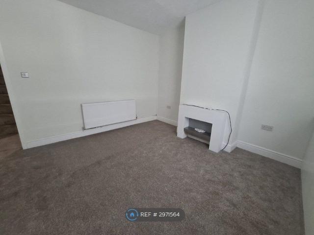 Cross Lane, Manchester M26, 2 bed terraced house to rent, £975 pcm | PrimeLocation