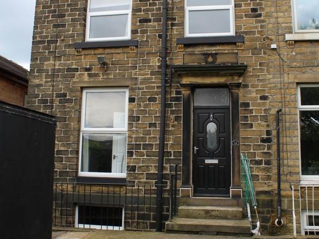 Cross Lane, Huddersfield HD4, 3 bed end terrace house to rent, £800 pcm | PrimeLocation